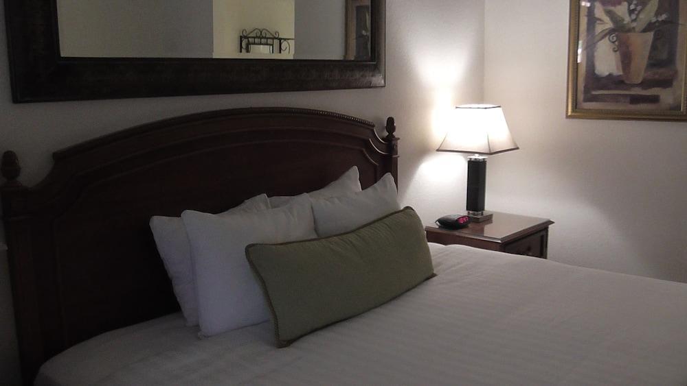 Ramada By Wyndham Kissimmee Downtown Hotel Экстерьер фото