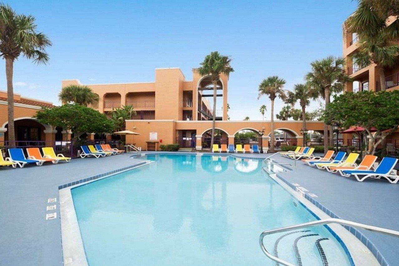 Ramada By Wyndham Kissimmee Downtown Hotel Экстерьер фото