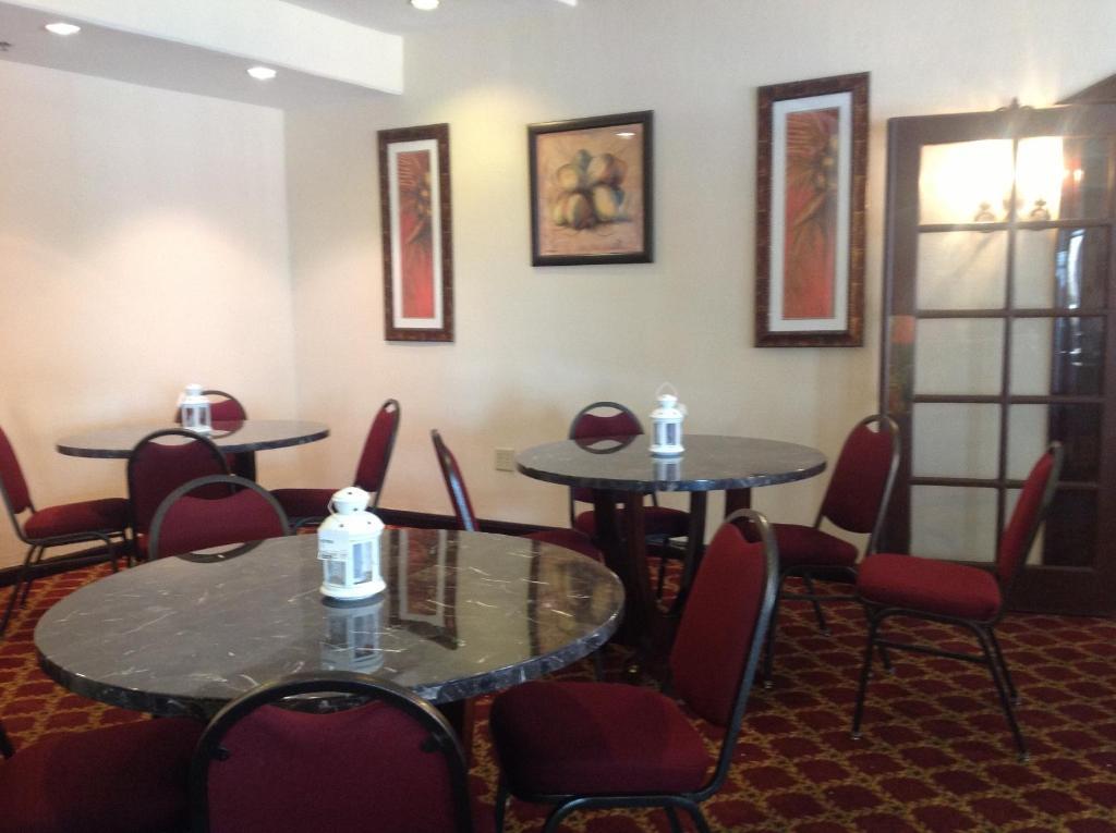 Ramada By Wyndham Kissimmee Downtown Hotel Экстерьер фото