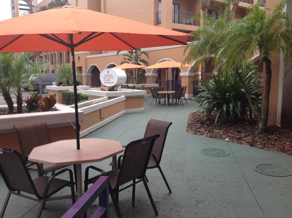 Ramada By Wyndham Kissimmee Downtown Hotel Экстерьер фото