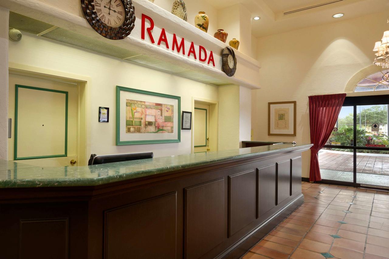 Ramada By Wyndham Kissimmee Downtown Hotel Экстерьер фото