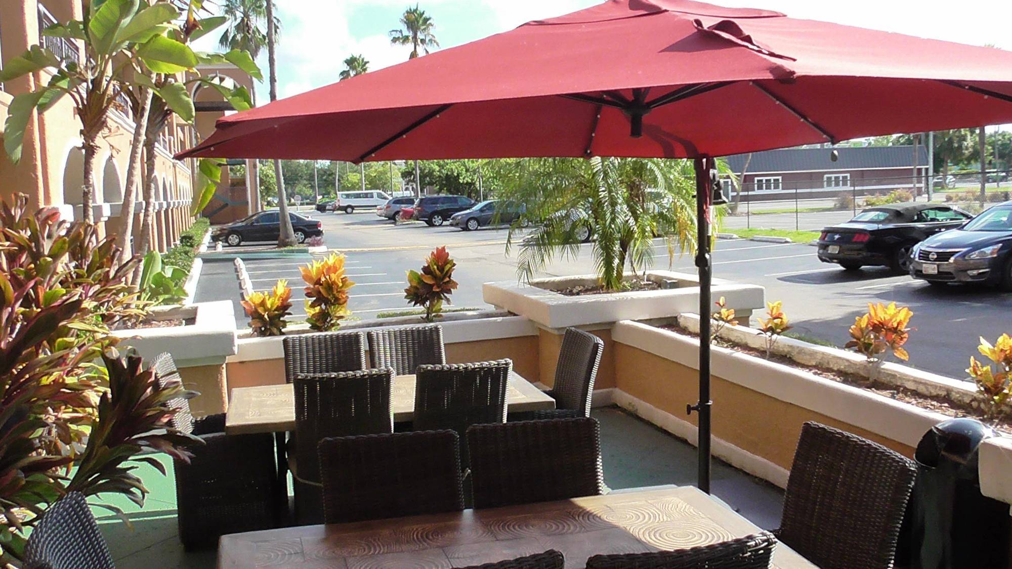 Ramada By Wyndham Kissimmee Downtown Hotel Экстерьер фото